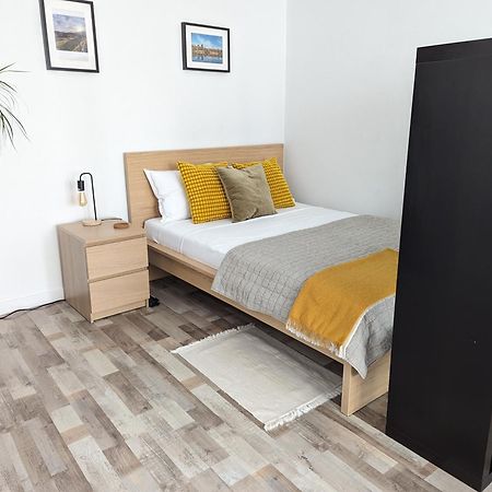 Sebastian Studio Apartment Bucharest Exterior photo