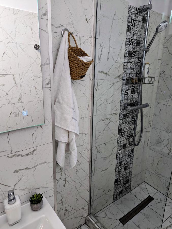 Sebastian Studio Apartment Bucharest Exterior photo
