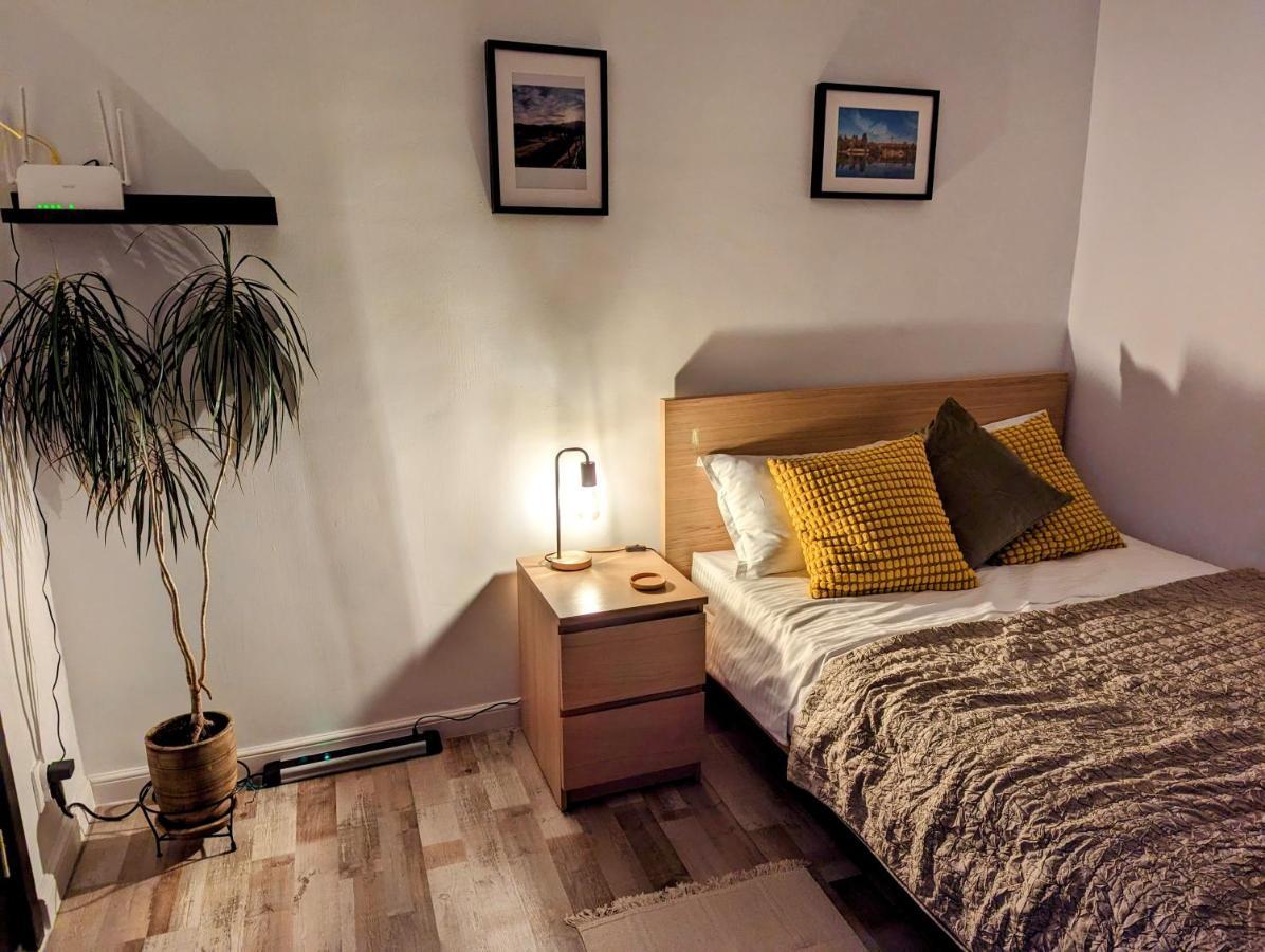 Sebastian Studio Apartment Bucharest Exterior photo