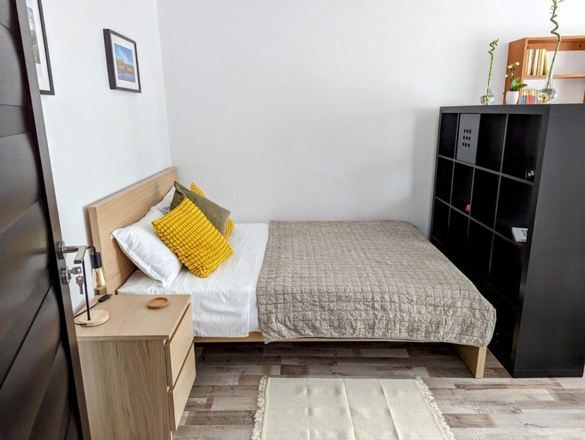 Sebastian Studio Apartment Bucharest Exterior photo