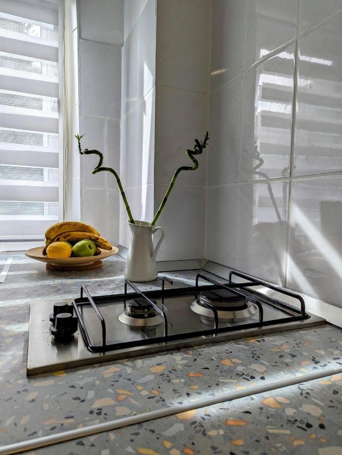 Sebastian Studio Apartment Bucharest Exterior photo