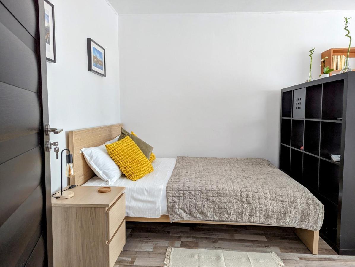 Sebastian Studio Apartment Bucharest Exterior photo