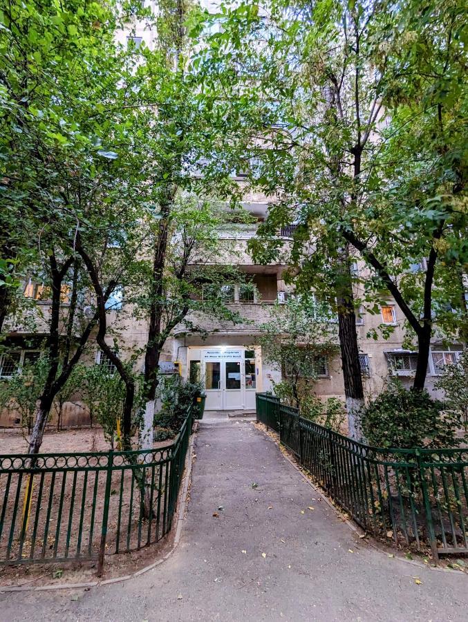 Sebastian Studio Apartment Bucharest Exterior photo
